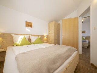 Apart Verena Schlafzimmer mit Tür