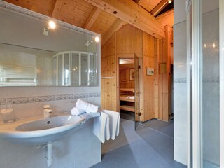 Badezimmer & Sauna