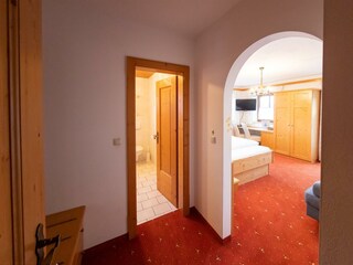 Familienzimmer mit Balkon Vorraum ZI3