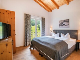 Schlafzimmer mit Flat TV