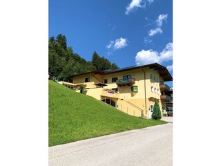 7D150DB9-7944-4B1A-986F-C263082F4F89