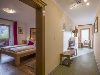 Apart_Ban_Zilla_Zillerweg_10_Ried_Gang_Schlafzimme