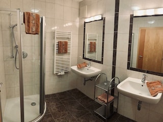 ADC75577-6A1E-44F5-93E0-E73FE41C9959