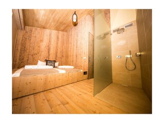 Tenne Schlafzimmer und Badezimmer 2