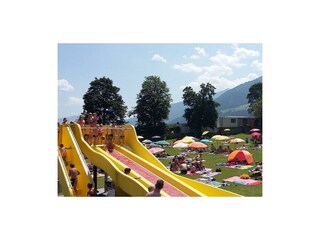 Rutsche im Freibad Fügen