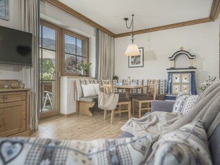 Wohnküche mit Bauernkachelofen