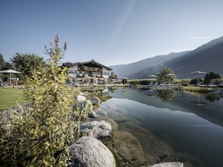 ruhige Lage mitten im Zillertal