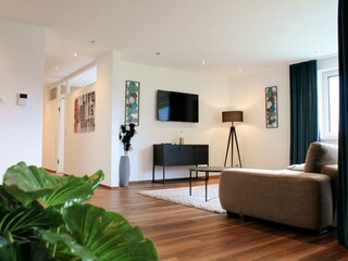 TheView_Ahorn_Blick-Wohnzimmer