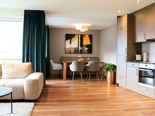 TheView_Ahorn_Essbereich-Küche-Wohnzimmer