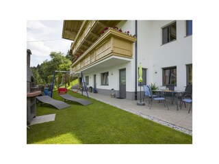 Haus_Sommer_Terrasse_Garten