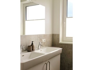 TheGardenView-Bad-Detail