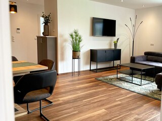 TheGardenView-Wohnzimmer-Essbereich