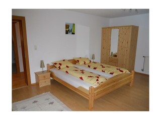 Schlafzimmer Maximilian 1