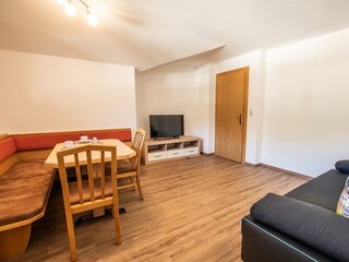 wohnzimmer2_apartments_wimpissinger_zillertal
