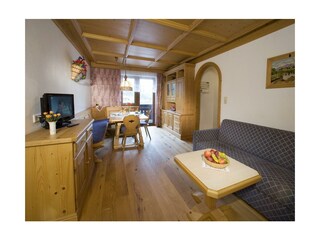 Fügen Peter - Spieljochblick Wohnraum