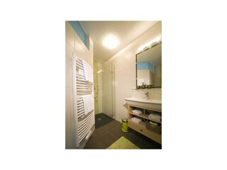 Fügen Peter - Spieljochblick Badezimmer