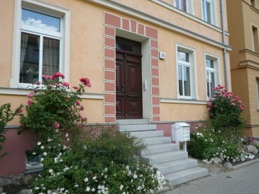 Ferienwohnung 'WEISSE ROSE' mit Terrasse 1 Schlafz. 'STADTAPPARTMENTHAUS'
