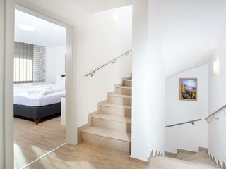 Treppenhaus EG-1.OG-DG