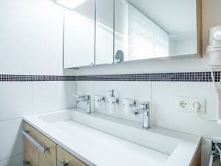 Doppelwaschtisch  im Bad 1.Obergeschoss