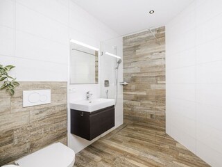 appartement-6-badezimmer-neu