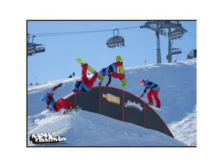 Snowboarden ist viel Gaudi in Hochzillertal