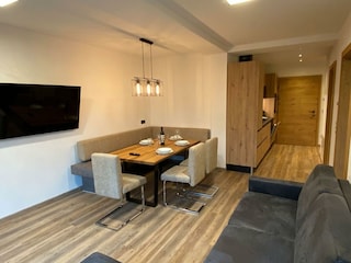 Zillertal-apart-stiegler-stumm-Appartement 2_Essbe