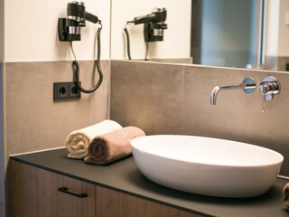 Zimmer Bad Waschtisch