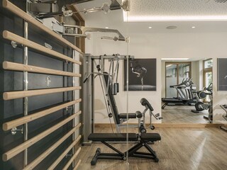 mood.at_2023.08.28_post-fitness_002_web