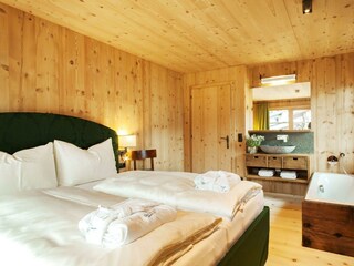 Schlafzimmer/Badewanne