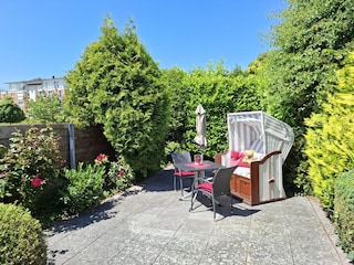 Terrasse mit Strandkorb
