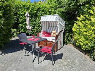 Terrasse mit Strandkorb