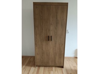 Schrank im Schlafzimmer und in der Wohnküche