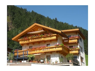 Hausansicht Sommer - Gästehaus