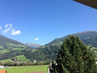 Gaestehaus_Monitzer_Kaltenbach_Zimmerblick_Tirol