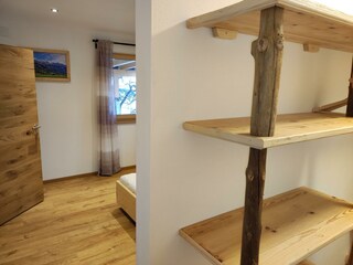 1. Stock Schrankzimmer