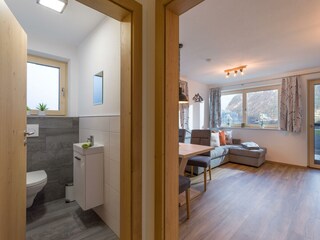 Lodge_Schoenfeld_WC_Wohnkueche