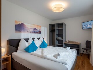 Ferienwohnung_Gartner_Gartnerweg_16_Uderns_Schlafz