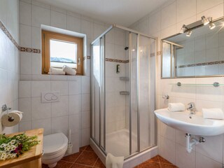 Appart_Klocker_Neubauweg_13_Kaltenbach_Badezimmer