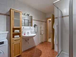 Appart_Klocker_Neubauweg_13_Kaltenbach_Badezimmer_
