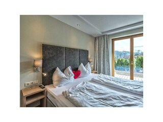 20180403_ML88205_web