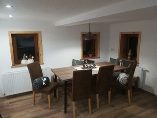 Ferienhaus_Gasteig_Wohnküche_Esstisch_Zillertal
