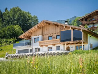 Zillertal_Chalet_Bergzeit_Hausansicht Sommer