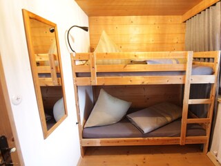 Schlafzimmer 4