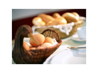 Im Haus gibt es ein Käsegeschäft