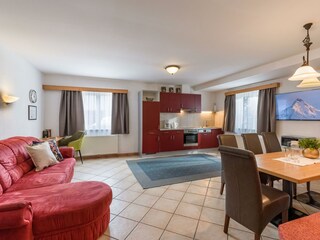 Seetals_Wohnwelt_Ferienwohnung_Gartenparadies_Kuec