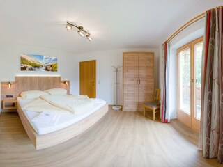 Schlafzimmer 3 der Wohnung Rosengarten Rundumblick