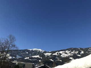 5C03E76B-C4E8-4395-853D-4F54850BD670