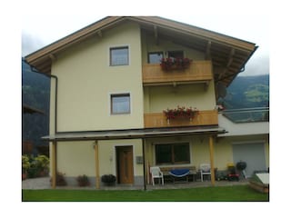 Zillertal-Aschau-Ferienwohnung-Haus-Holaus-Michael