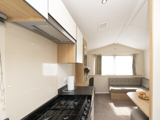 Trailer Polperro Features 11