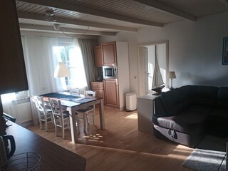 Essbereich mit Tisch